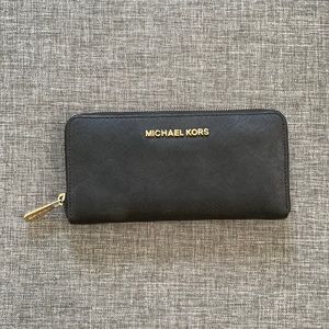 Michael Kors Continental Wallet